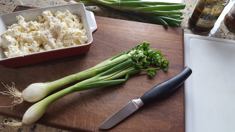 Feta Rezept mit Schneidboard Nussbaum